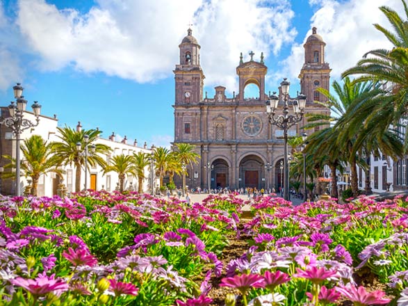 https://static.service-voyages.com/mobile/croisiere/images/fr/escales/escale,las palmas de gran canaria-las palmas de gran canaria_zoom,ES,LPA,544396.jpg